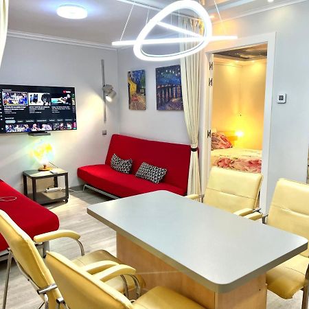 Camp Nou, Europa Fira - Modern Two-Bedroom Apartment With Heating L'Hospitalet de Llobregat Dış mekan fotoğraf