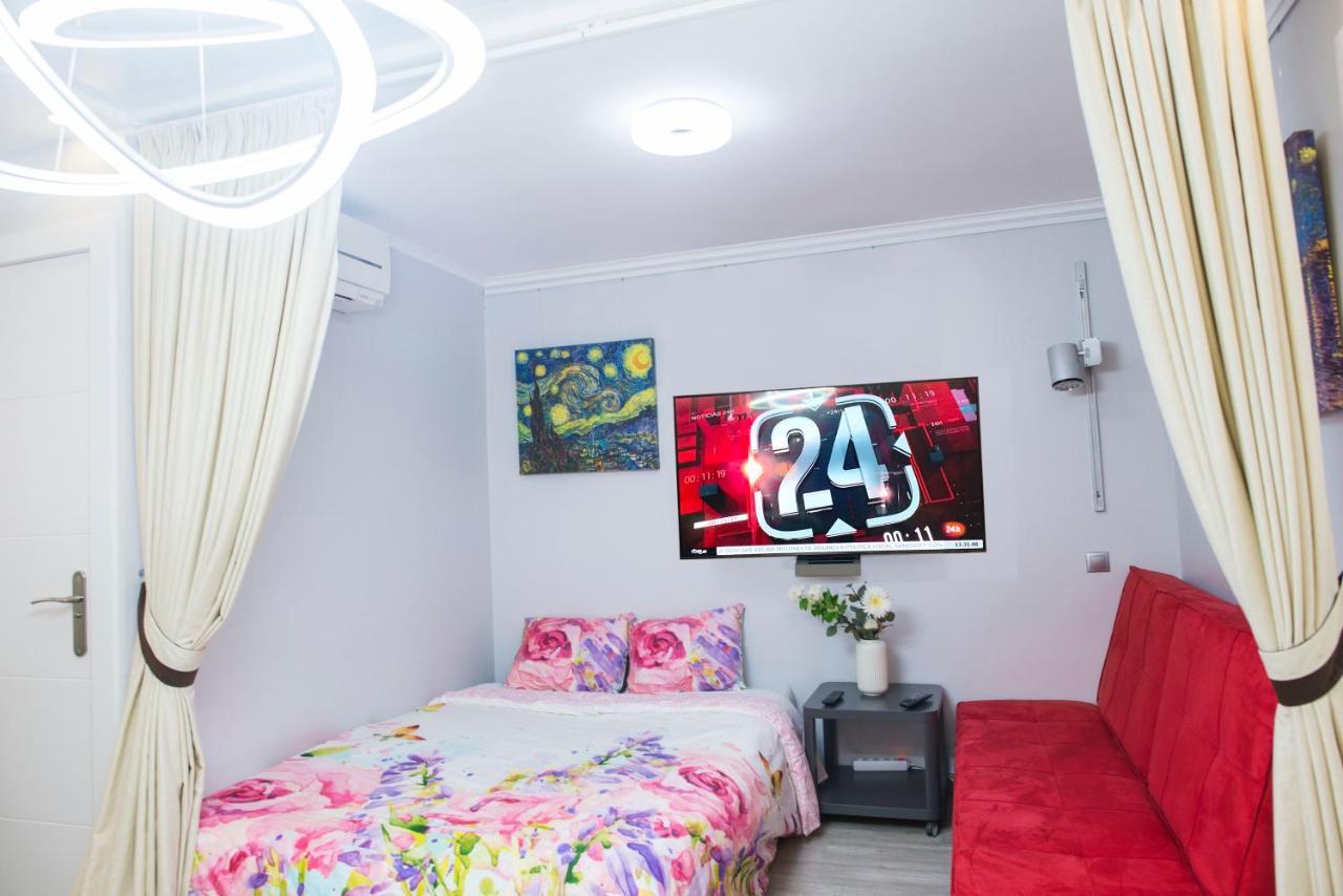 Camp Nou, Europa Fira - Modern Two-Bedroom Apartment With Heating L'Hospitalet de Llobregat Dış mekan fotoğraf