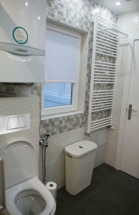 Camp Nou, Europa Fira - Modern Two-Bedroom Apartment With Heating L'Hospitalet de Llobregat Dış mekan fotoğraf